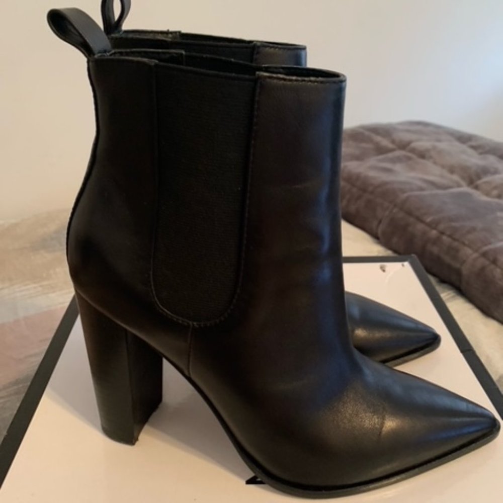 Saks Fifth Avenue Heeled Boots Size 5